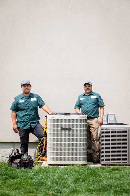 HomeWorks HVAC Technicians Cooling A/C Checkup